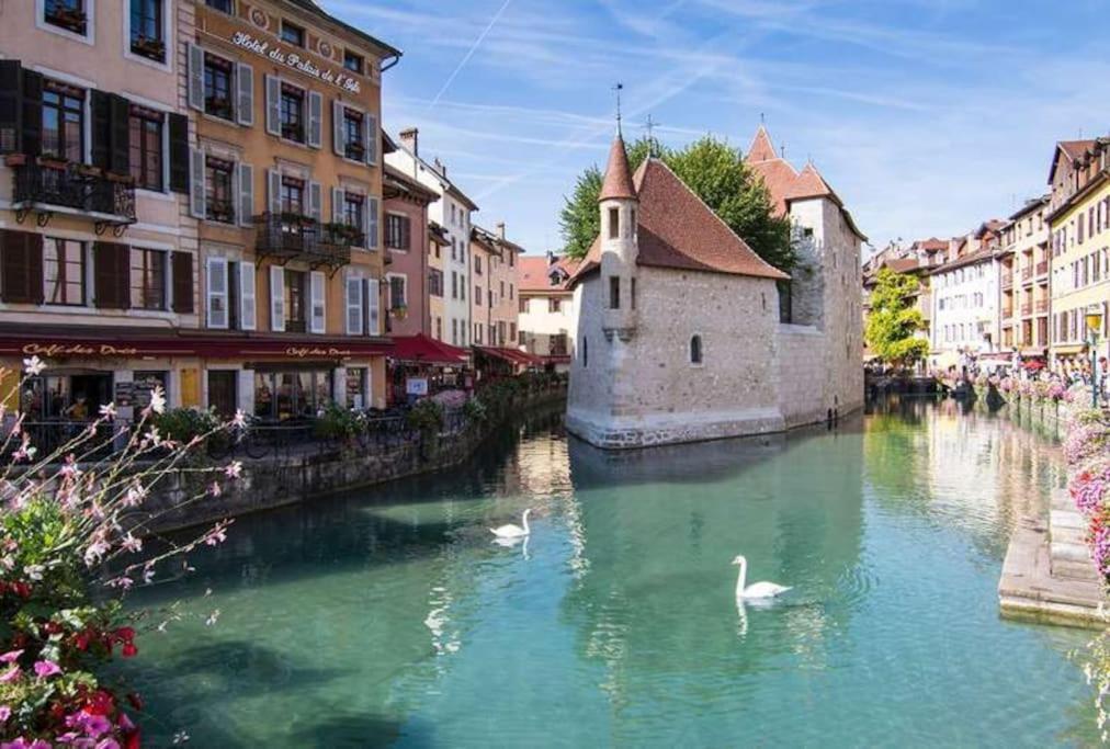 Apartamento Belle Maison Familiale A La Campagne Saint-Girod Exterior foto